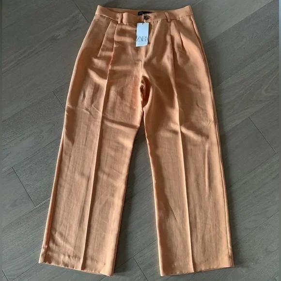 Zara Pleated Orange Pants - Picture 2 of 4